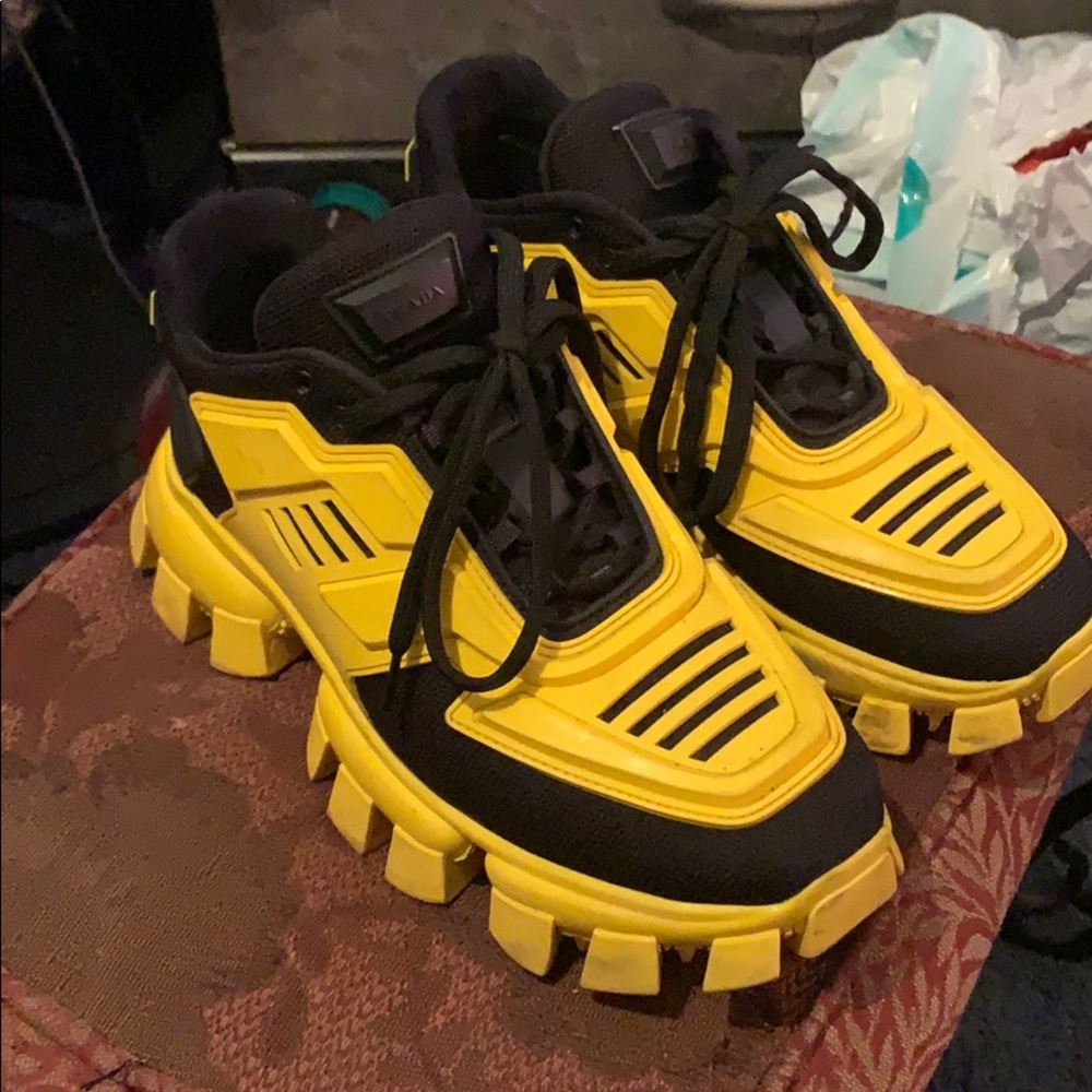 Prada cloudburst thunder